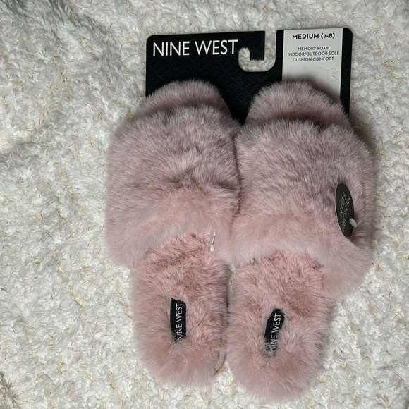Nine West Women's Soft Memory Foam Slide Slipper Size Size 7/8 Medium NEW - Picture 2 of 6